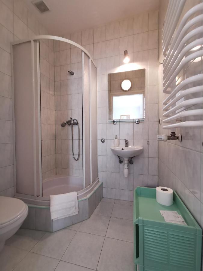 Hotel Teresita Краков Экстерьер фото